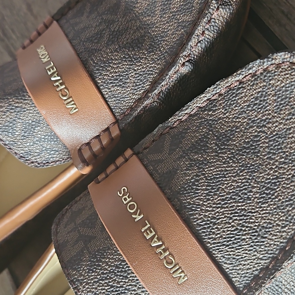 NEW Michael Kors Felicia Mocassins, size 9 - Picture 2 of 7